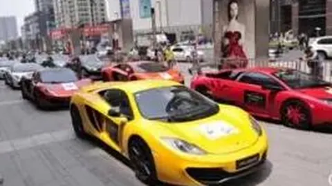 中超历经一年波折，争冠依旧套路，上海足球三冠在望，海港与申花谁能问鼎？