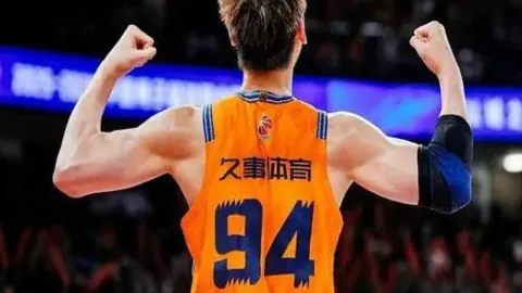 篮球每日独家赛事：胜负篮球精华场选